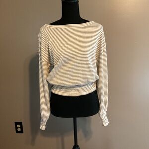 Loft outlet blouse. Women’s size small. Excellent condition.